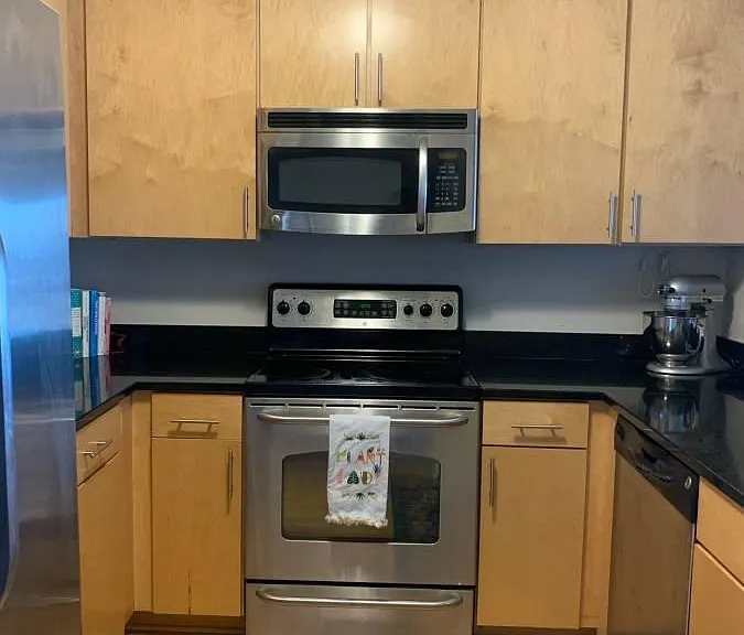 401 S 1st St #1420 — Photo 3