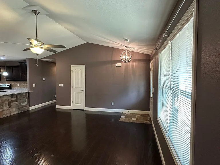 335 Lyle Curtis Cir — Photo 5