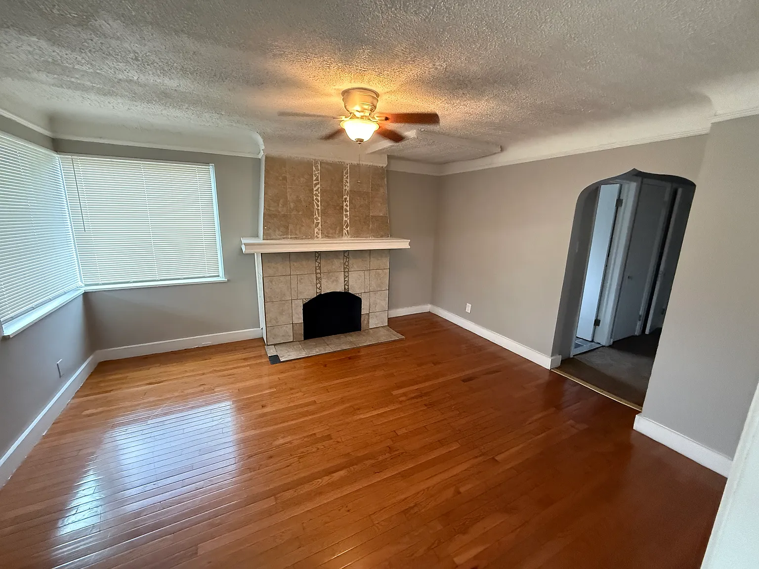 Eastside 2 bedroom ranch, ready to move in. — Photo 2