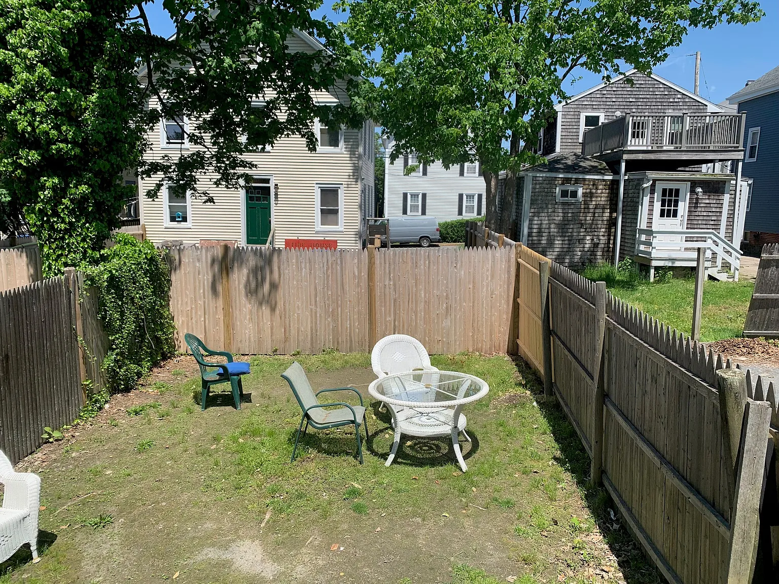 3 bed, 1080 sqft, $2,400 — Photo 2