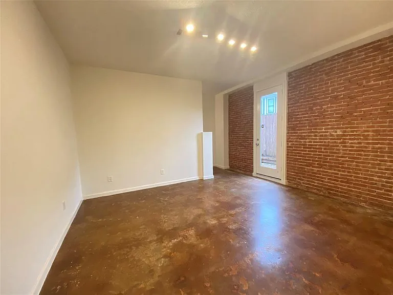 1112 Lawrence St #7 — Photo 1