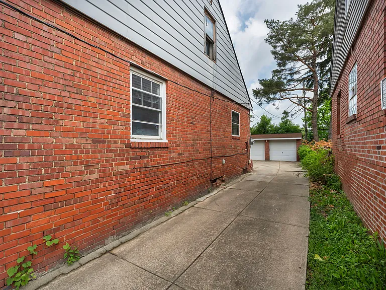 17001 Palda Dr — Photo 24