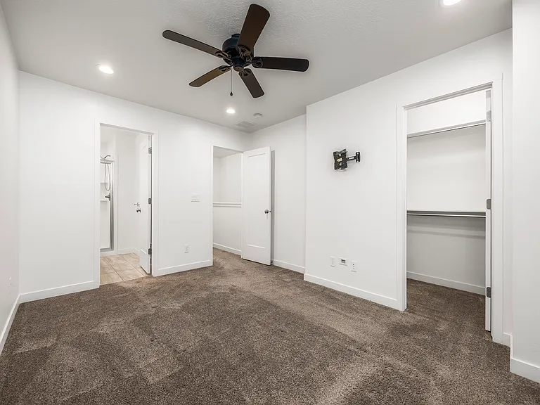 25 E Center St #54 — Photo 8