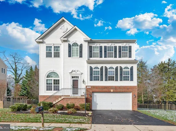 1686 Winterwood Ct, Herndon, VA 20170