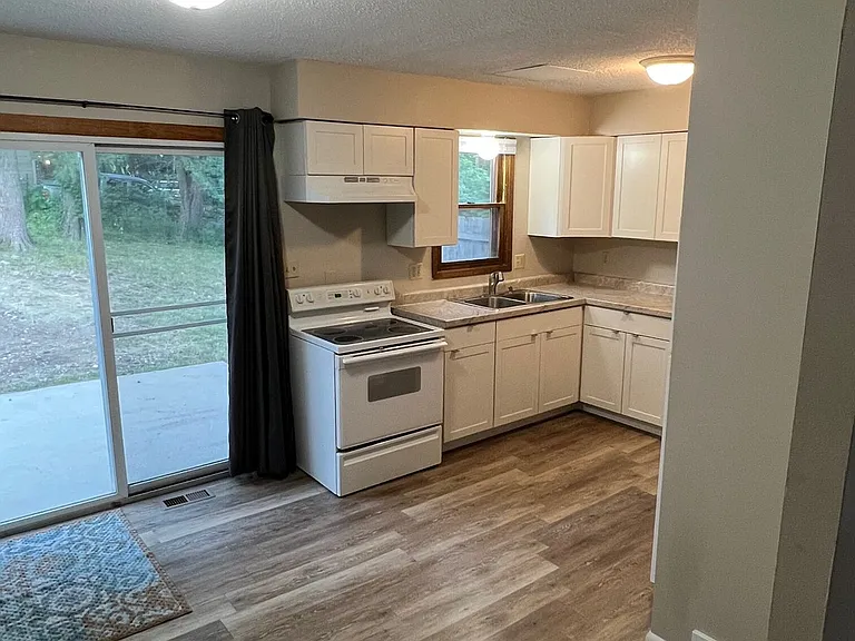 35 E Pleasant View Dr — Photo 14