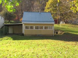 747 Hillville Rd, Karns City, PA 16041