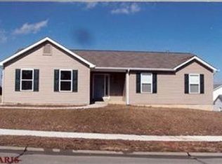 101 Whisper Creek Dr, Wentzville, MO 63385