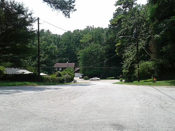 4th image of 719 Banner Elk Ct