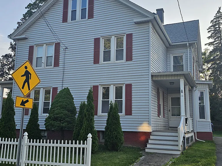 Half Duplex House