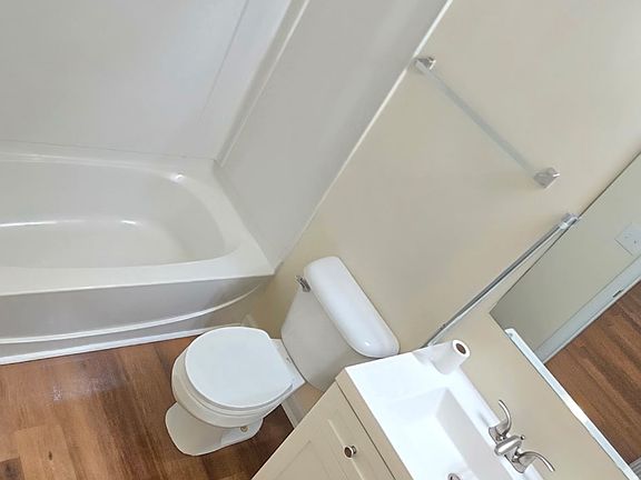 1st floor bedroom in suite bathroom