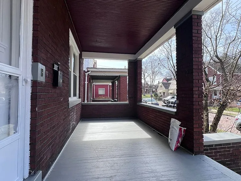 132 Amelia St — Photo 2