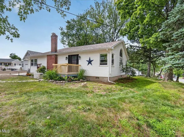 55 Hunting Road, Albany, NY 12205