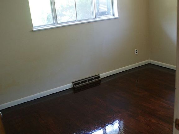 2nd image of 1325 Petite Dr