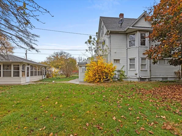 2314 Gilboa Ave, Zion, IL 60099