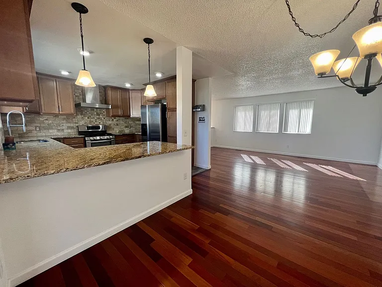 1544 S Fraser Way — Photo 3