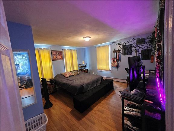 3rd image of 422 East Ave