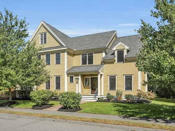 72 Finigan Way, Concord, MA 01742