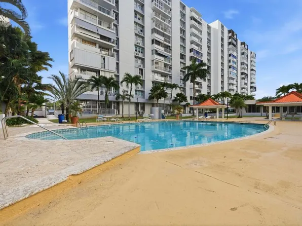 Cond Los Pinos Este 6410 Avenue Isla Verde APT 3A, Carolina, PR 00979