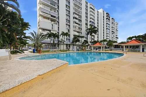 Cond Los Pinos Este 6410 Ave Isla Verde Apt 3A Photo 1