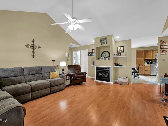 5th image of 558 Golden Harvest Cir