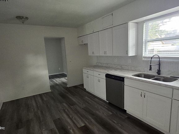 2nd image of 1809 FARM WAY Way