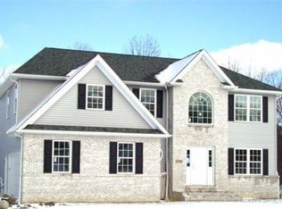 27805 Tinkers Valley Dr, Solon, OH 44139