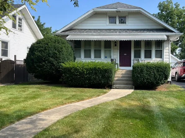 713 E Elmwood Ave, West Chicago, IL 60185