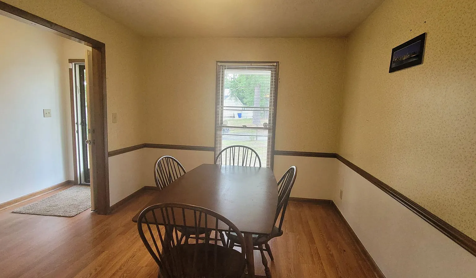 3 Bedroom, 2 Bath Ranch Home Minutes from Shopping, Eateries, and Restuarants! — Photo 3