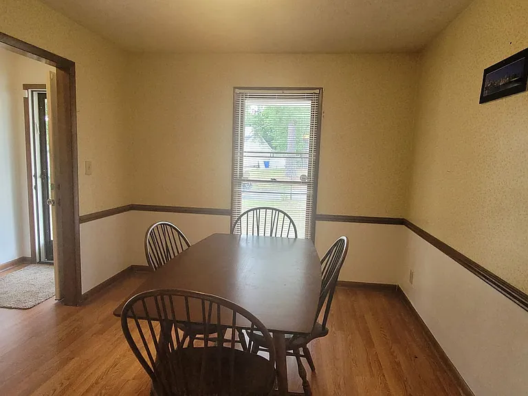 6978 Melbourne Dr — Photo 3
