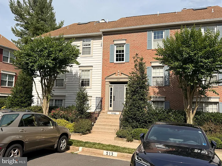 12101 Greenwood Ct #301 — Photo 4