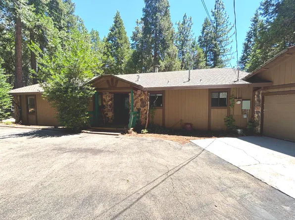 6730 Diamond Dr, Pollock Pines, CA 95726