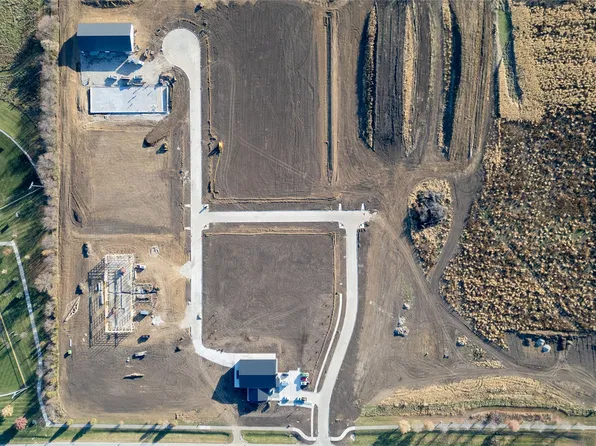400 S 21st St, Indianola, IA 50125