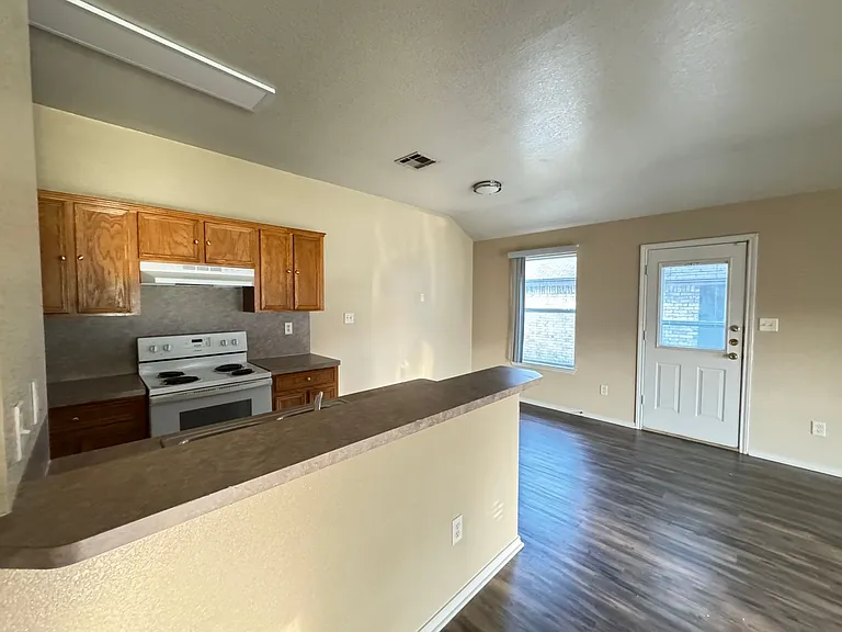 3406 Toledo Dr — Photo 10
