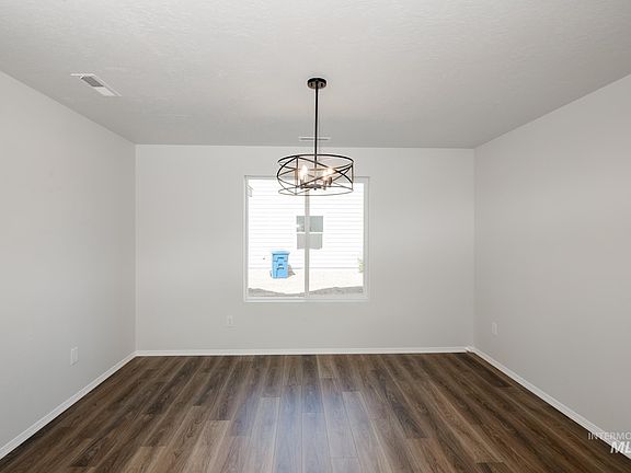 3rd image of 4823 Fire Opal St
