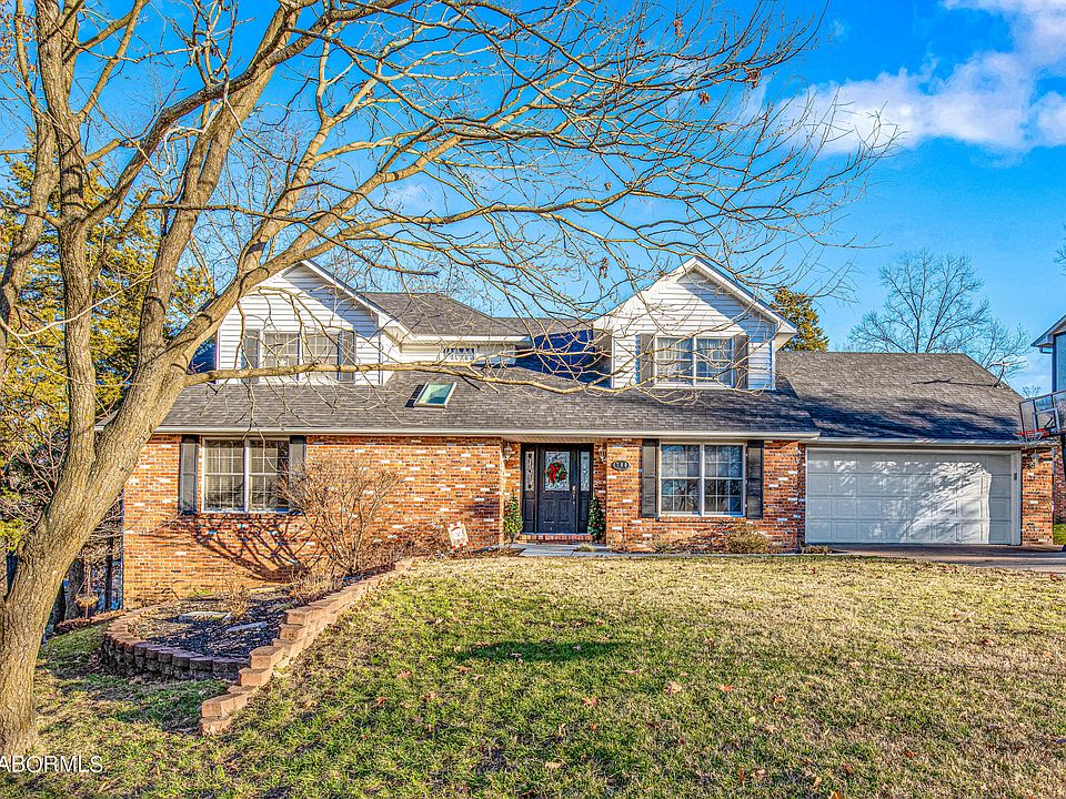 1st image of 700 Maywood Dr