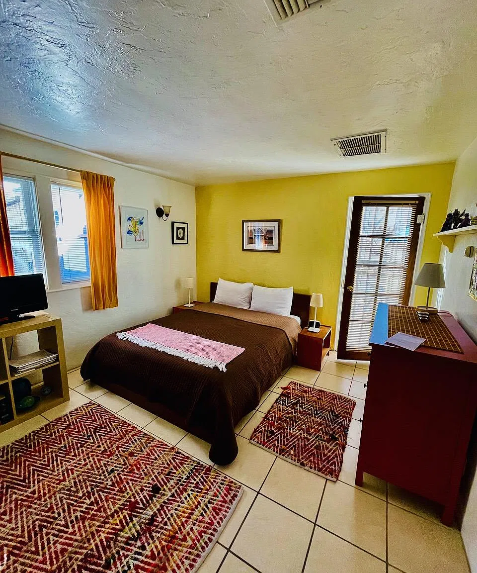 Studio, 375 sqft, $1,200 — Photo 3