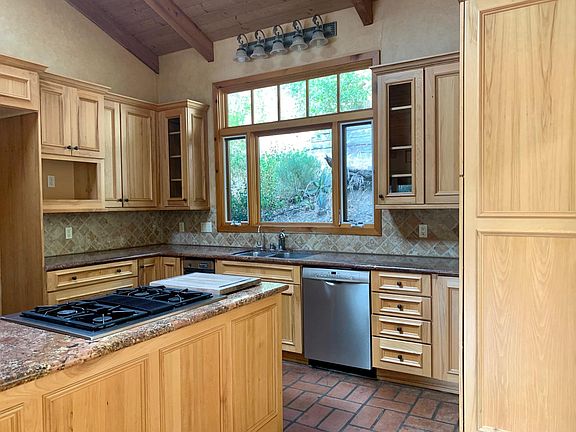 4th image of 4589 Vieja Dr