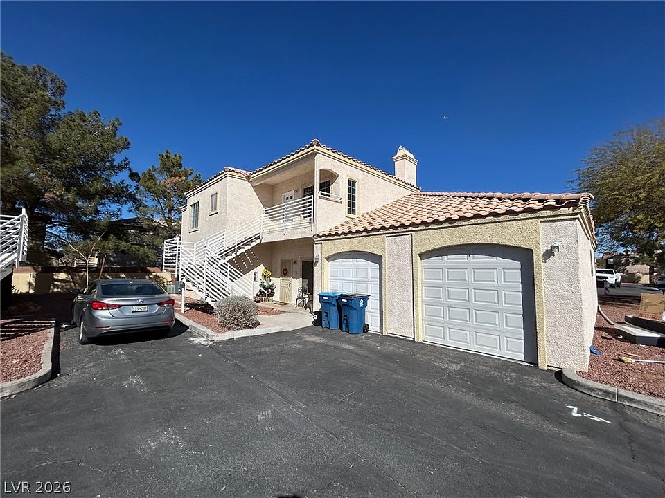 1st image of 1900 N Torrey Pines Dr Unit 217