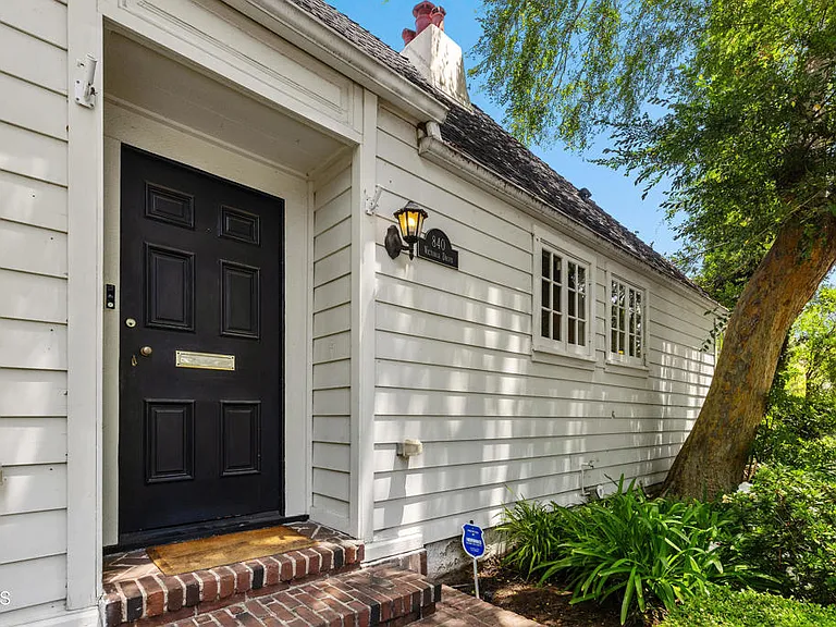 840 Victoria Dr — Photo 5