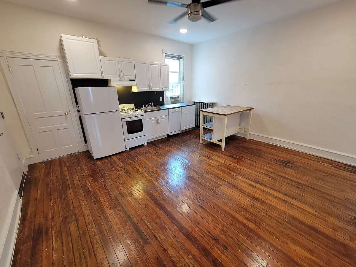 Building Photo - 338 South St #3F
