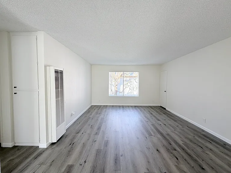7121 21st St #11 — Photo 3
