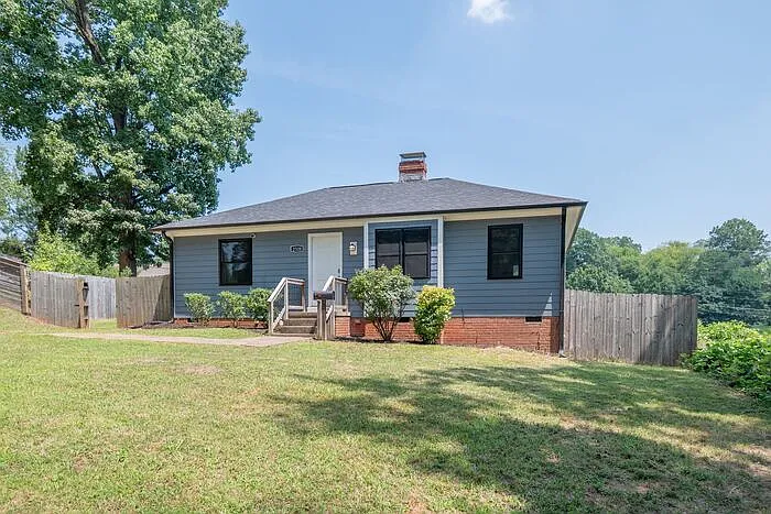 2520 Brentwood Pl — Photo 2