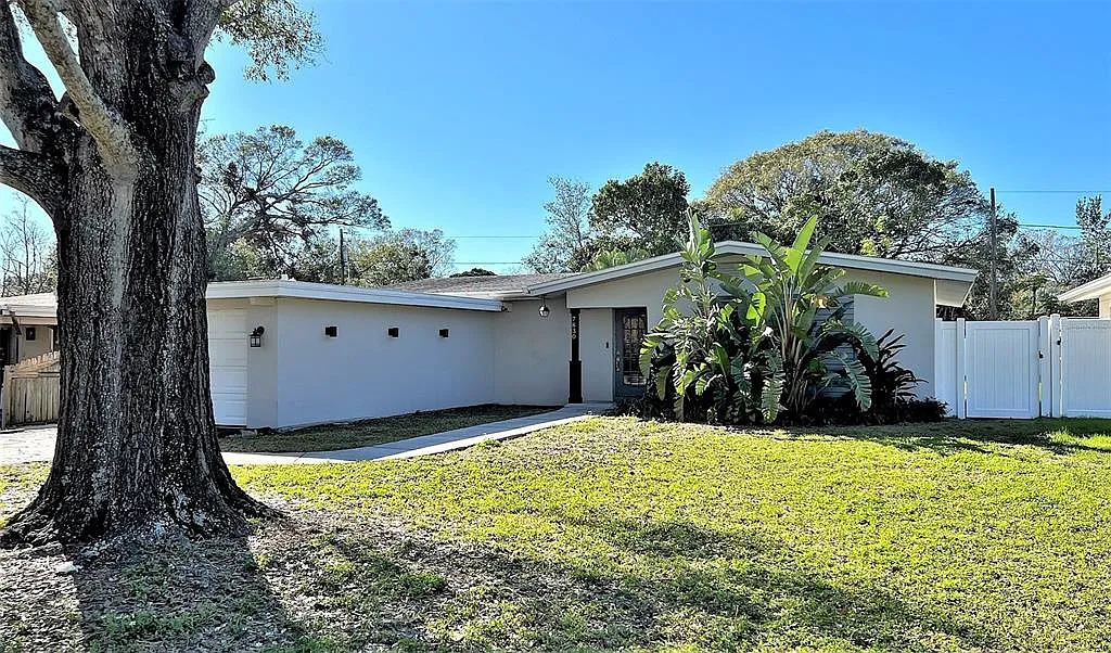 2 bed, 2.0 bath, 1134 sqft, $2,600 — Photo 1