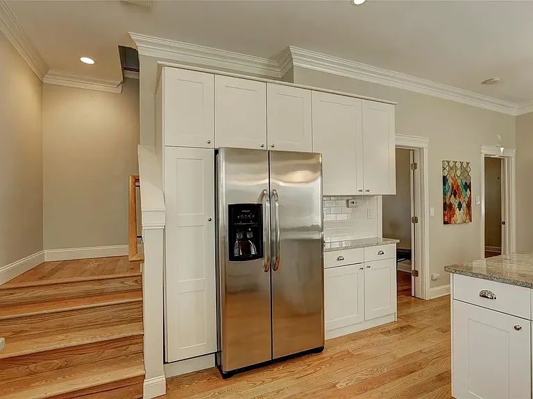 2235 Irving St — Photo 7