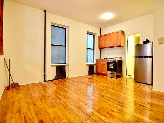 4th image of 13 Prince St #13