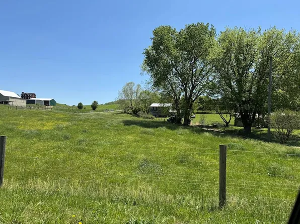 997 Beaver Creek Rd, Bluff City, TN 37618