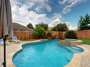 2001 Balsam Lake Ln, Pearland, TX 77584