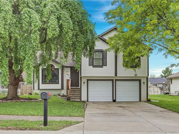 7903 Spring Valley Rd, Belton, MO 64012
