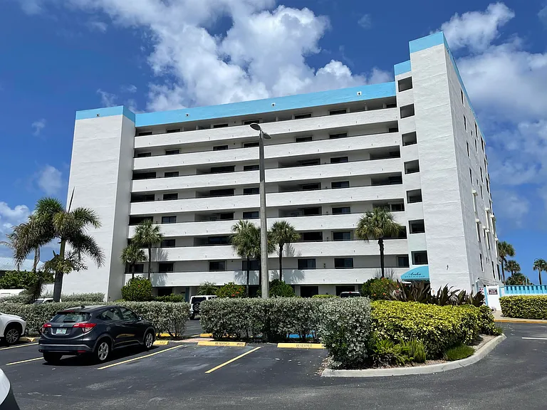 355 S Ocean Dr #807 — Photo 37