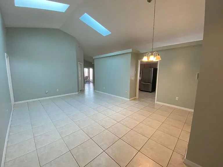 322 Riunite Cir — Photo 5